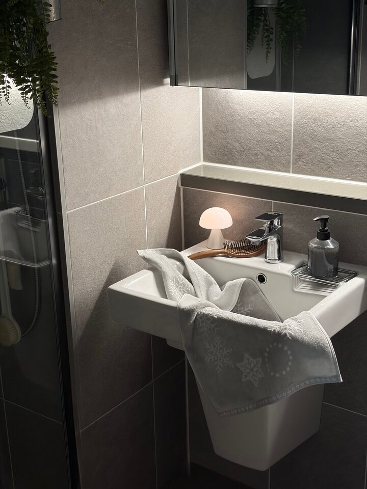 short form carousel card thumbnail