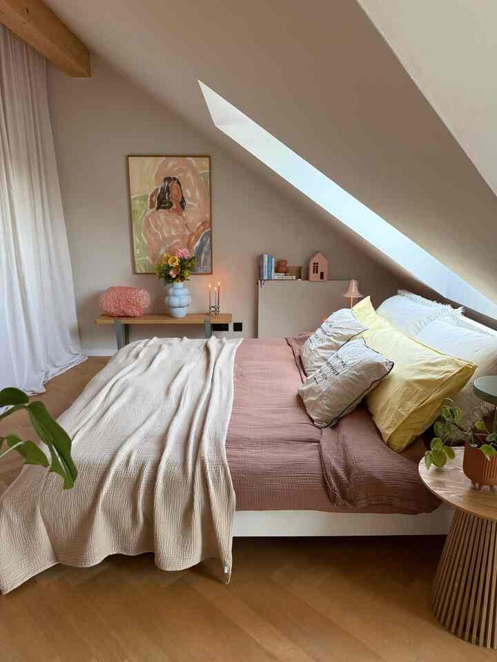Soft neutrals, warm textures, and a peaceful attic glow 🌙✨
A bedroom that feels gentle and comforting, perfect for slow mornings and quiet nights.

Credit: @hej_sylwi

#CozyBedroom #ScandiStyle #WarmInteriors #HomeInspo