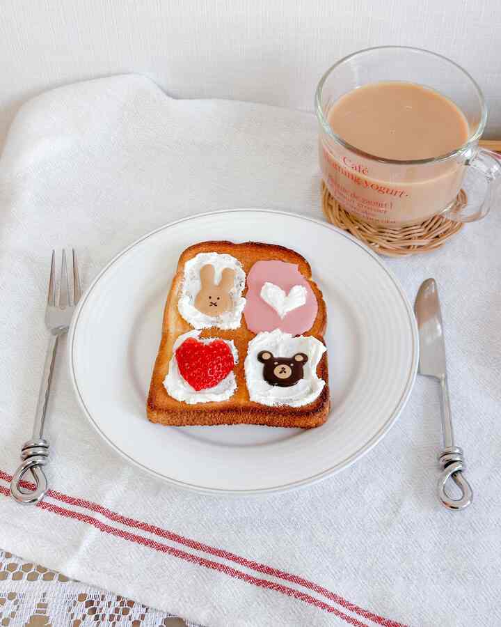 軟乳クリームトーストଘ(੭ˊᵕˋ)੭* ੈ✩‧₊˚

フルーツトッピングたっぷりのトーストもきれいですが、
こんなに赤ちゃんに飾るのも好きです✧˖°｡*

住宅ローンのイチゴ味、チョコ味、ピーナッツ味で飾ってみました。
とても甘い色もきれいで厄介で抵当だといいです。
チョコペンの代わりに今後これで書くことになりそうです✧˖°

次はどんな形にしてみましょうか？ ｡*ᰔ

＃かわいいテム最高屋＃コンスープ記録集 
＃住宅ローンクリーム＃住宅デザート＃ホームカフェ＃トーストデコ＃トーストレシピ＃ヨーグルトトッピング