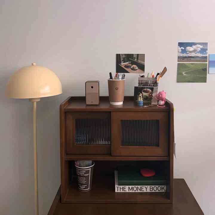 

FTC 22nd Welcome Mission 💌

Introducing my small room, my small study, which I'm slowly filling with my own unique style 🚪✨

This is where I spend the most comfortable time of the day.
I sometimes sit on the sofa and watch YouTube,
write in my diary with a cup of tea,
or sometimes read a quiet book. 📖

It's not a large space, but I've gradually filled it with my favorite things,
and it's become the place where I feel most at ease.

Even the time I spend sitting at my desk, turning on the lights, and ending the day is quite a precious moment for me. 🤎

I'll slowly share with you the little details of my daily life and the things I love about this space. 🙌

Welcome to my "Little Study with Taste" 🏡

Interior design experts, let's connect! 🫶☺️

#FTC22nd #FTC22기이야기 #ftc기록 #ftc22기 #집들이 #거실인테리어 #서재꾸미기 #웰컴미션 #1분집들이