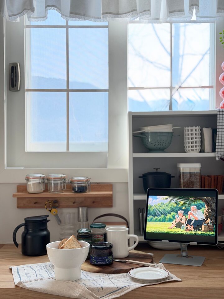 short form carousel card thumbnail