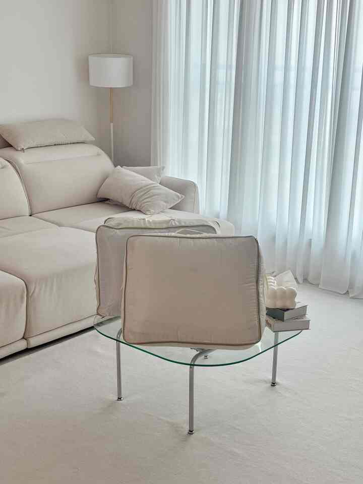 #冬の家

私の家は今冬を過ごしました - 👐🏻
実は布団整理しかできなかったが、それでもこれ一つしたと本当の春が来る気分！


＃リビングルーム＃リビングルームインテリア＃布団圧縮パック＃布団整理＃おすすめ＃サリムテム＃新婚夫婦＃新婚旅行＃新婚旅行インテリア＃インテリアおすすめ＃デコ＃圧縮ポーチ 