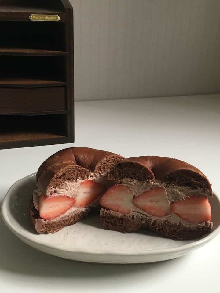  #화분 #초록인테리어 #우드 #우드인테리어 #내추럴 #내추럴인테리어 #내추럴무드 #빈티지 #화이트우드 #화이트인테리어   #cd플레이어 #스툴 #인테리어 #침실 #침구 #원룸 #맞팔 #답방 