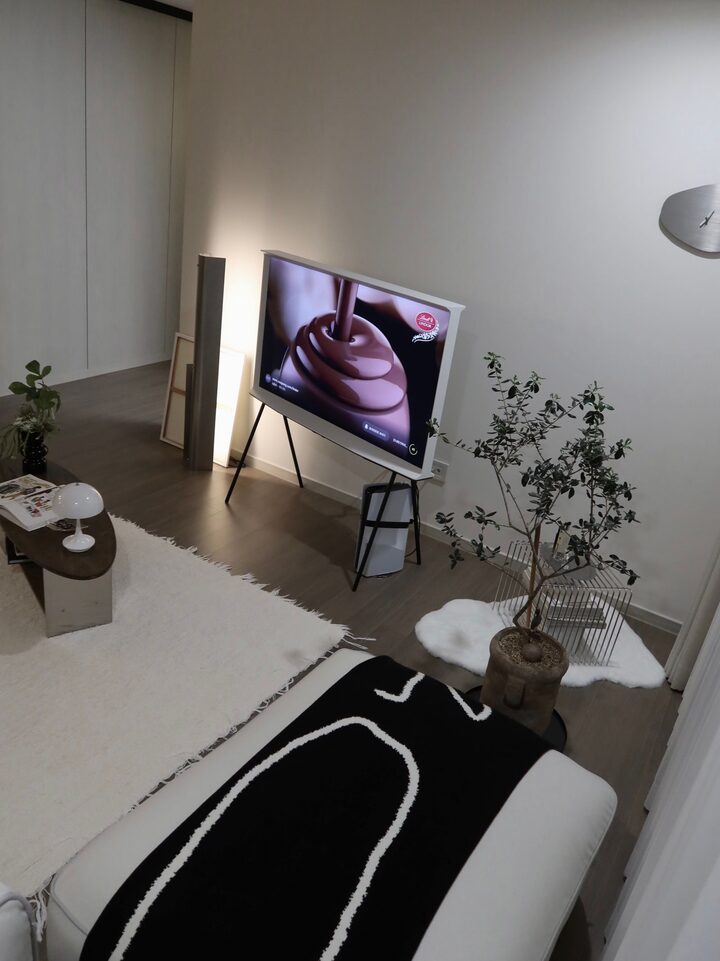 short form carousel card thumbnail