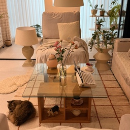#오늘의우리집 #콘수프기록집
비오는 날 무드..🤍
아늑하고 따수운 우리집 🏡
간식으로 딸기 먹어주면서 힐링타임을 가져봐요 🍓
귀여운 레몬이 사진도 보고 가셔요 🤭🐈
#거실인테리어 #거실꾸미기 #맥시멀인테리어 #맥시멀라이프 #맥시멀리즘 #소품가득 #소품인테리어 #인테리어소품 #감성소품 #컬러인테리어 #홈스타일링 #집꾸미기 #홈인테리어 #아파트인테리어 #신혼집인테리어 #공간스타일링 #집스타그램 #홈스타그램 #우리집기록 #인테리어기록 #집꾸미기기록 #오늘의집 #오늘의집인테리어 #오늘의집집들이 #오늘의집기록 #홈데코 #감성인테리어 #컬러포인트
