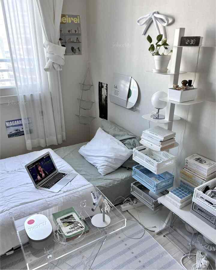 色感が多くても落ち着いて見えるのはパステルトーン＋彩度低くトーンを合わせるからかも。それでもマキシマムだが、あまりマキシマム（？）に見えるようだ。

＃インテリアノウハウ＃コンスープ記録集