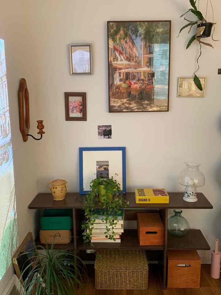 ＃コンスープ記録集＃今日の私たちの家 

木の棚を飾る😋その日その日のお気に入りの小道具を埋める
しばらく前に購入したラタンバスケットを詰めておくと、

＃ラタンバスケット＃北棚＃棚飾り 



