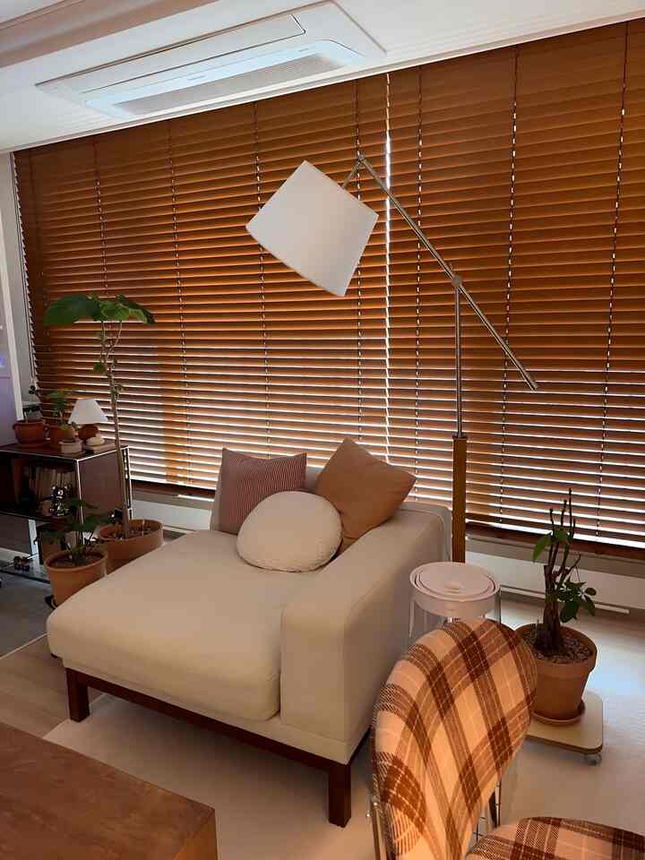 ジャンステンドを買うかどうか悩みだけ何ヶ月結局購入しましたが、いろいろな問題はありましたが、見ているととてもきれいですね😍






＃今日の私たちの家＃コンスープレコードハウス＃リビングルーム＃リビングインテリア＃リビングルームインテリア＃インテリア＃ホームスター 