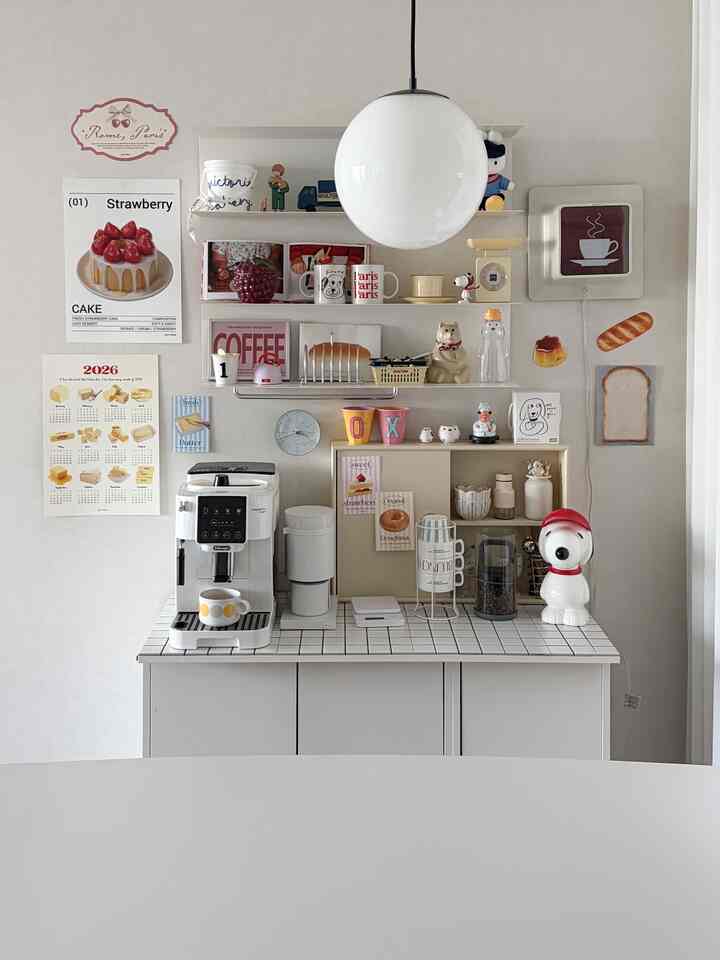 #コンスープ記録集 #インテリアノウハウ 
春のお祝いホームカフェ壁飾り🤎
ユアトゥデイにかわいいものがいっぱいです🥰

＃ホームカフェ＃ホームカフェを飾る＃ホームカフェテーブル＃ホームカフェ小物
#シェルフインテリア