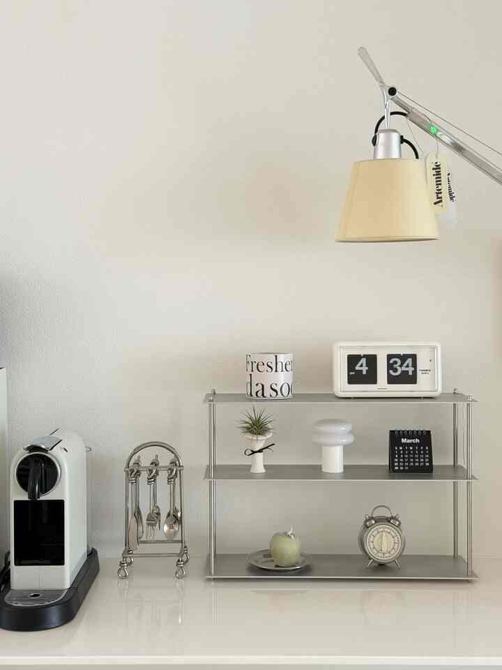 固体消臭剤の利便性とは 
来る森の固体消臭剤なのに、私の好きなウーロン茶の香りだったんですよ :) 
ティーンケースに入っていてヨーホームカフェゾン席にもよく似合いますね🤍


＃賢い消費 