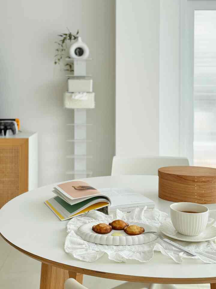 週末、夫は子供たちと出かけ、バター餅を買いました。
最近ホットだったので気になりましたが、私も試食！ 
要件は暖かく食べなければおいしいと思いますㅎㅎ
軽く暖めてゆっくり食べると甘くてバター風味が良かったです。 
食感は焼き餅のような感じがㅎㅎㅎ私はあまり悪くないと思います:)  #홈카페 #디저트 #소통 #맞팔 #선팔 #버터떡 