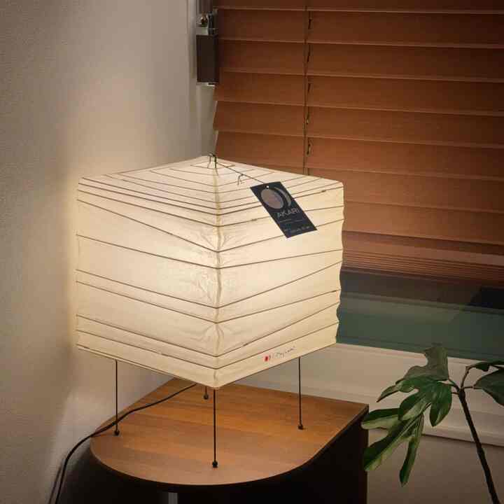 ウッドトーンによく似合うアカリ照明
1Aは少し一般的なようで、3Xで購入しましたが、とても満足しています。
韓紙照明は隠れどこでもみんなよく似合って少し値段のあるプレゼントをする時もいいと思います。
＃アカリ＃アカリ照明＃アカリ3X＃漢字照明＃イサムノグチ＃家の贈り物のおすすめ＃家の贈り物の事前＃家の贈り物＃照明＃照明のインテリア＃照明のおすすめ 