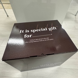 시라쿠스 15p 신혼그릇 후기 🍽️
너무 무겁지 않아서 데일리로 쓰기 딱 좋고, 심플한 디자인이라 신혼그릇으로 완전 추천해요.
2명이서 쓰기에는 충분하고, 친구들 놀러 왔을 때 꺼내 써도 전혀 부족함 없는 구성이에요 
특히 윈터 그레이 컬러가 은은하면서도 고급스러워서 어떤 음식 올려도 다 예쁘게 나와요
아쉬운 점 하나는 밥그릇이 조금 작은 느낌? 그래도 전체적으로 만족도는 꽤 높은 편!
#신혼그릇 #시라쿠스 #식기세트 #15p식기 #집들이선물 #윈터그레이 #그릇추천 #데일리식기 #홈카페 #오늘의집 #오늘의집피드 #내돈내산 #요즘신혼인테리어
