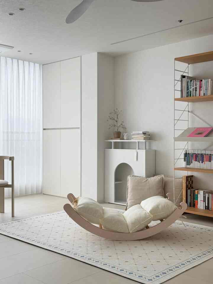 しばらく前に子供部屋にシュロスバーを設置しました。 
円形のはしごが一緒に来るのに、セットのクッションをつけると肘掛け椅子のようになりましたね:) 
最初は用途を知らないので、これは何ですか？やりましたが、横になってみるととても楽です。
ここに横たわって、しばらくNetflixを見て空腹になりましたㅎㅎㅎ


＃今日の私たちの家＃コンスープ記録集＃シュロスバー＃ラグ＃ラグインテリア＃リビングインテリア＃ホワイトインテリア 