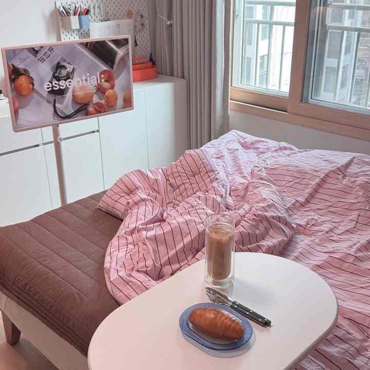 #最近新婚インテリア

寝室が私たちのカップルに最適な空間
パンとコーヒーを飲みながら蜂蜜のような休息🍯




＃コンスープ記録＃コンスープ記録集 
#寝室 #寝室インテリア #寝具 #寝具おすすめ 
#ホームカフェ #ステンバイ
#新婚夫婦 #新婚夫婦日常
＃フォロー
