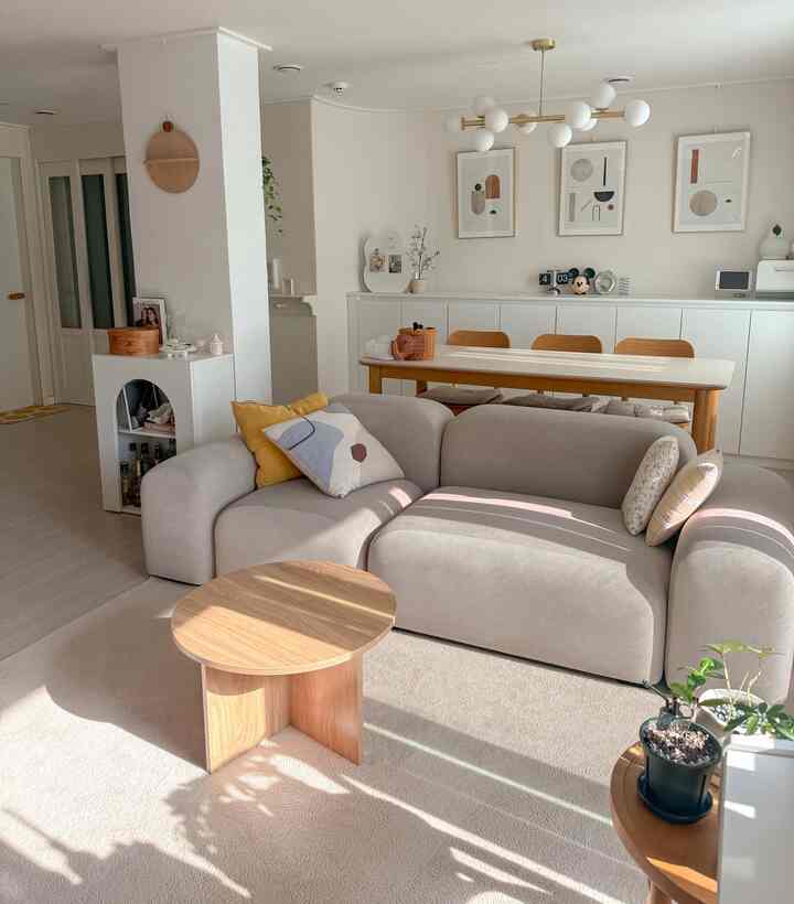 #인테리어노하우  #모듈소파 #타운하우스 #1800식탁 #세라믹식탁 #벽난로콘솔 #우드테이블 #거실 #거실인테리어 #쿠션커버 #포스터 #조화 #러그 #봄인테리어 #러그인테리어 #기둥인테리어 #영양제보관함 #n평인테리어 #식집사 #초보식집사 #다이닝룸   #우드인테리어 #코지인테리어 #홈스타일링 