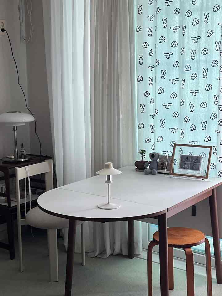 ＃今日の私たちの家を見たい映画とシリーズがいっぱいになったので、テレビを見て良い構図できれいにまとめました。

＃コンスープ記録集＃Am Home＃今日の家のレイヤー