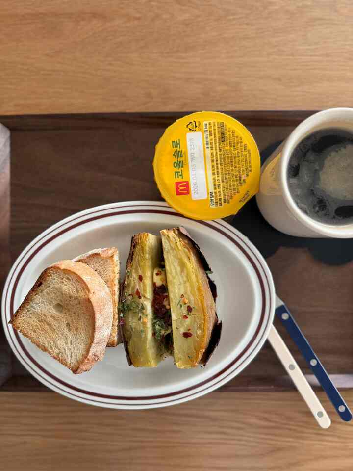 ＃今日の私たちの家＃コンスープ記録集 
🌿
理由は、今日、私は自由夫人です^^
マクドナルド・コウスローに冷たい髪を食べて、
ブンガルがやるやつが目に見えるんだけど..するのは嫌ですね。ハハ😄。   天気も晴れているので、桜がさっきの近くに上がってくると思います。 
軽く一人で歩いてみましょう^^ 
みんな楽しい週末を過ごしてください🎀
。
。
。
＃今日の家＃家の記録＃家
＃日常記録＃週末日常＃小さな日常
＃私たちの家のストーリー＃ホームスターグラム＃ホームスタイリング
＃家の装飾＃インテリアレコード＃ライフスタイル
＃リビングインテリア＃キッチン日常＃ホームカフェ
#フランテリア #植物執事
＃春のインテリア＃春の雰囲気＃季節のインテリア
＃サンバーストレストラン＃採光良い家＃暖かい空間
＃ゆったりとした時間＃自分の時間＃癒しの空間
