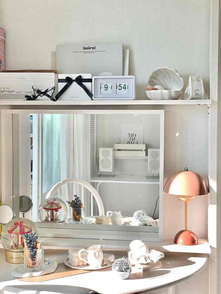 ほとんどすべてが＃セルフホームスタイリング、
＃チャーターハウスインテリアラ＃ウォールシェルフの代わりに選んだ＃ムタゴンガウォール兼シェルフと＃ミラー＃セミワンテーブルは両方とも元の木ですが、これも＃セルフペインティングです。
季節が変わるのでまた塗りたくなります。 
ペイント値も上がると言うので、厳しさがありません。 
最近のニュース毎日がサプライズ🥲

＃コンスープ記録集＃かわいいテム最高屋＃家のギフト