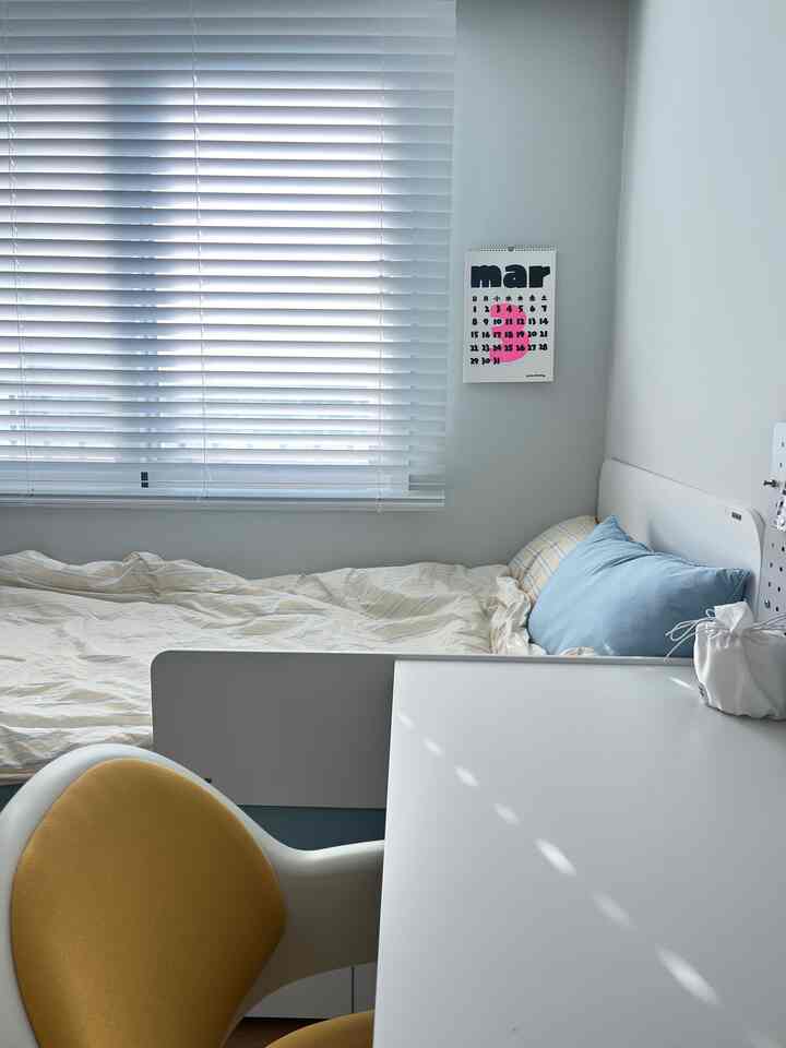 #콘수프기록집 #오늘의우리집 #현명한소비

子供部屋に毎年よく使うカレンダーがあります。 
2026年のカレンダーは今日の家にいないので、あなたのバーで検索してみようとしましょう。

火曜日の漢字は火ではなく、小さな小  #초등학생방 #초딩방  #이케아책상 #학생의자  #수납바구니 #마롱즈 #트롤리  #가성비인테리어