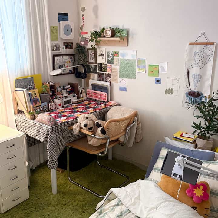 Penataan furnitur terakhir bulan Maret 🫨 🍏 !

Aku sangat bangga karena aku sangat menyukai area meja kerja 💬

#InteriorApartemenStudio #자취방꾸미기 #작은집인테리어 #미니멀인테리어 #좁은방꾸미기
#2Pyeong #공간활용 #수납아이디어 #원룸꾸미기 #집꾸미기
#InteriorEstetis #깔끔한방 #화이트톤인테리어 #내방소개 #오늘의집
#turkamar #myroom

