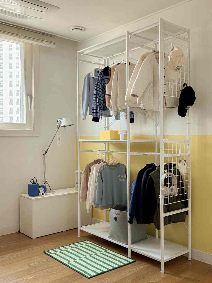 ルームアンドロムエルパモジュールハンガー！💚
子供部屋の服を整理しようとしたが、
本当に満足度最高です🧚🏻‍♀️
オープン型なのに全く汚れて見えず、
私が好きな構成に直接選択してください
活用できる点がとても好きです✨
きれいなハンガーのおかげで答えがなかった子供部屋の服の整理
じっくり完了してとても気持ちいいです☺️
次に別の構成が必要な場合
追加購入医師100％あります🙌🏻

＃コンスープ記録集＃今日の私たちの家＃サリムサル 
＃ルーム＆ホーム＃ルーム＆ホームレビュー＃エルパドレスルームハンガー
 ＃ルーム＆ホームハンガー＃ドレスルームハンガー＃モジュールハンガー 
＃システムハンガー＃システム収納＃組み立てハンガー 
＃ドレスルームの整理＃ドレスルームの整理＃ワードローブの整理
＃自炊のハンガー＃新婚旅行を飾る