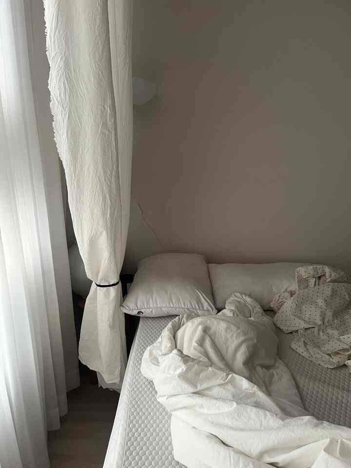 🕊️🕊️
#自炊室のインテリア
＃寝室＃寝室のインテリア＃寝室の装飾＃寝室のスタイリング 
＃ワンルーム＃ワンルームインテリア＃ワンルーム装飾 
＃ミニマル＃ミニマルライフ＃ミニマルインテリア 
＃ワビサビ＃ホームスタイリング 
#シンプルインテリア #シンプルライフ 
＃ホワイトインテリア＃ホワイトウッド＃ホワイトベッド 