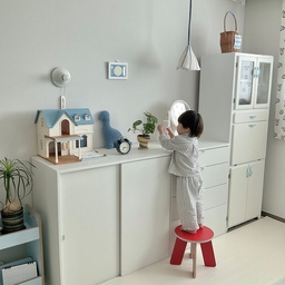 #오늘의우리집 #예쁜템최고야 #콘수프기록
#식집사필수템 #플랜트팟 #분무기 #스프레이
엄마가 물 줄때 꼭 와서 뺏어간다 :)
그래 너가 한번 줘봐ㅋㅋ
#아이방인테리어 #아이방꾸미기 #플랜테리어 #인테리어소품 #이케아로꾸민우리집 #이케아비할스 #아기옷장 #제이디홈드레싱 #스툴 #두잉썸 #펠트조명 #조명 #인테리어소품 