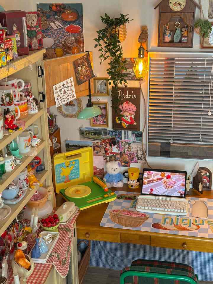 ＃かわいいテム最高屋＃コンスープ記録集
#収納場 #デスクテリア #原木家具 #デスクマット
＃ビンテージインテリア＃ウッドデスク＃ノートブック＃ワイヤレスキーボード
#ワッツオンマイデスク 
きれいなテム水浴たっぷりの私の空間🥰
