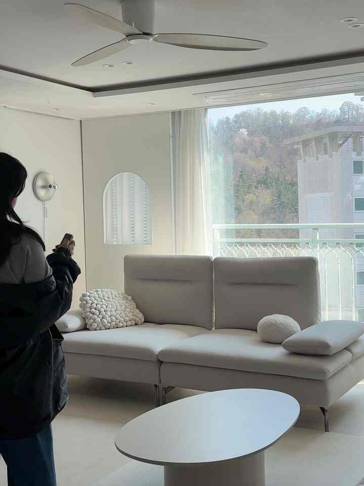 #コンスープ 

午後はシーリングファンをオンにするのに十分暑すぎました。
最初の下院をしてああ一杯下ろして
シーリングファンをオンにすると、上がり、眠りにつながる
本当に良いです🥰🤍🌱

＃家の装飾＃赤ちゃんの家＃赤ちゃんの住宅＃赤ちゃんの家の居間 