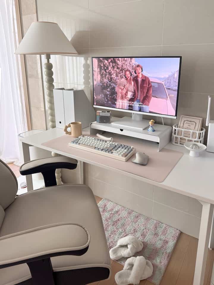 ＃コンスープ記録集＃今日の私たちの家 
今日は私たちの家を愛しています🤍
久しぶりにビッグベイビーシーデスクゾーン

かわいいもの、赤ちゃんが好きです。
何度も何が起こり、本体も上げたい
机より大きなものに変えてもらうビッグベイビーさん

変えてくれるから…
私の好きなものを飾ってください🤣🤣🤣

ドゥチも今そろそろ
一人だけの時間が必要な年齢が来て
私もすぐに（？）新郎コンピュータの横に
引っ越すと思います🤔

週末には撮影することがたくさんありますが、
花見に行きたいというビッグベイビーさん🌸
しかし、非ニュースで残念です。 
花の背景に代わりに撮ってみましたㅎㅎ

真っ赤な花が好きな年齢
他の家の夫も花が好きですか？

＃デスクテリア＃デスクセットアップ＃デスクを飾る 
＃デスクを飾る＃書斎を飾る＃書斎インテリア 
＃デスクインテリア＃デスククリーンアップ＃デスククリーンアップ＃デスク小道具 
＃ホワイトデスク＃キーボード＃マウス＃モニター 
#デスクテリアアクセサリー
＃メイドパール＃メイドウェルカム 