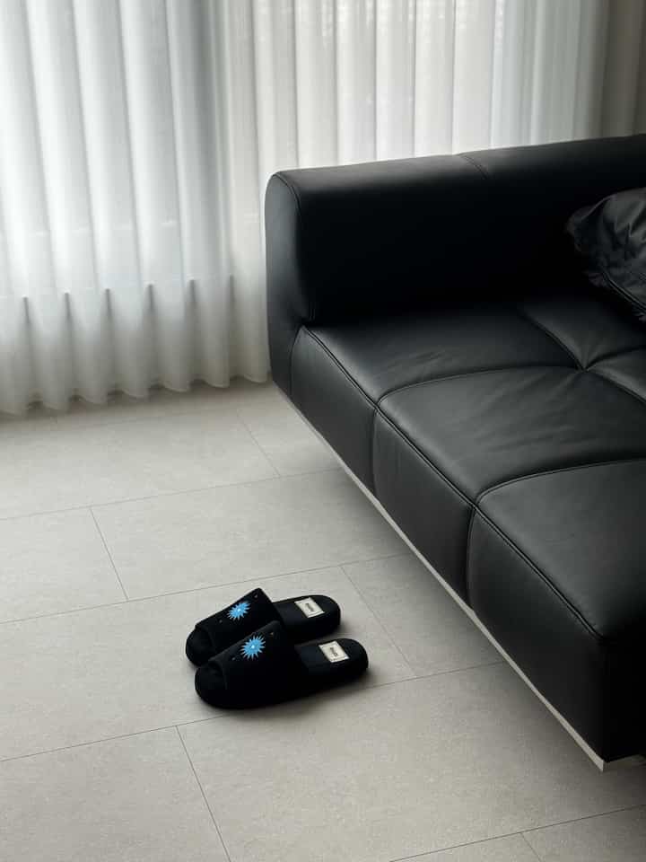 ブラックルームシューズ入り
メモリフォームでふわふわ..💭


 #ホームスタグラム