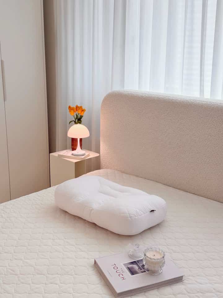 二番目に寝るとき一緒に横になっていて使う枕が必要なので探して使ってみたスリップフォア・フォモン枕 
部分ごとに高さが違って、首-肩をよく支えてくれて楽でしたよ！ 
時々一緒に眠りに落ちたので、私はため息をついて起きます。 

＃コンスープ記録集 