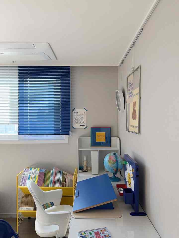 🏷️春の気持ちいっぱい #今日の私たちの家 
⠀⠀⠀⠀
私はいつも家を出ています。
完全に暖かい>_<
⠀⠀⠀⠀⠀⠀⠀ 
＃コンスープ記録集
＃子供部屋インテリア＃子供部屋飾り＃子供部屋小道具＃整理整頓
＃子供部屋＃子供部屋整理＃子供部屋収納＃子供部屋＃デスク整理
#デスクテリア族 #デスクテリア #デスク小物 #ホームスタイル
＃カラーインテリア＃カラーポイント＃デスクを飾る＃デスクインテリア