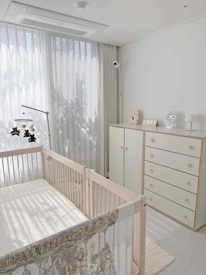 ＃コンスープ記録集＃賢明な消費3

赤ちゃんの部屋の空気清浄機は小さいですが、効果の良い製品として選びました！ 

価格帯はある方ですが、それだけ効果がいいと思います✨
サイズも小さくてオブゼロ置くのが好きです🤍





＃ベビールーム＃ベビールーム飾り小道具＃ベビービージャン＃ベビービージャンおすすめ＃サークルラグ＃セルフ撮影＃ベビーセルフ撮影＃ベビービージャン＃ベビービージャン推奨＃ホワイトインテリア＃ホワイトウッドインテリア＃赤ちゃんの飾り小道具＃赤ちゃんのベッドの家の飾り 