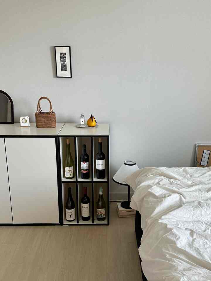 #콘수프기록집 #인테리어노하우  #블랙인테리어 #침실인테리어 #수납장인테리어 #수납장추천 #블랙포인트 #액자인테리어 #블랙액자 #맞팔  