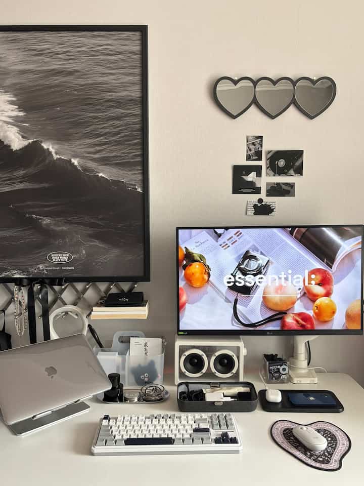 最近、私の外勤必須、オビキネストブラック♟️
撮影現場に行く時やミーティングするとき、これ一つであれば心強さそのもの。
線とバッテリーを叩いて入れてもすっきり整理され、 
何よりもしっかりしたハードケースなので、テク機器収納しすぎる！
ラップトップとマウスのガタガタを持っていた時代はこんにちは..✋
。
特に内部仕切り（仕切り）を自分の好きなように調整できます。
テムに合わせてマスを分けるから 
転がっていたマウスとケーブルがぴったり合うように整理するのは極楽🫠
こんなディテールが生活の質上昇ポイントではありません。
。
これは本当のチンテムなので、近いうちにワッツインマイバッグ各キャッチしなければならないよう！
。
 #데스크테리어 #desksetup #책상 #책상인테리어 #책상꾸미기 #이너조깅 #오비키 #오브룸 #스피커 