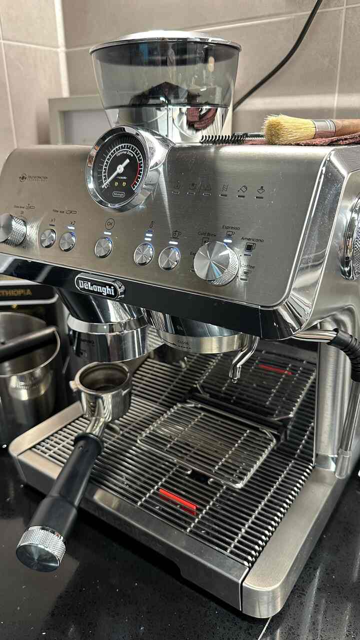 キッチン整理の完成はホームカフェでした☕
アイルランドのダイニングテーブルの上のドロンギコーヒーマシン
汚れた空間が感性的なキッチンに変わりました:)
整理もされ、毎日コーヒー一杯の余裕まで✨

＃キッチン整理＃キッチンインテリア＃ホームカフェ＃ドロンギコーヒーマシン＃コーヒーマシンおすすめ＃アイルランドの食卓整理 