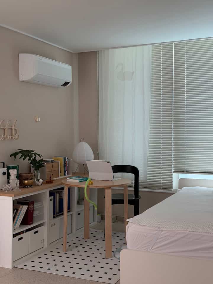 ＃今日の私たちの家＃コンスープ記録集 
😙
今日何か一人で雰囲気をつかみたいのですが、天気がとても好きです。
掃除をするしかないですね☀️
掃除をする天気のおかげでベッドカバーを磨き、静かに座る 
息子のための本を見てみましょう.. 
見てみると、スパムになりますね。
炭水化物と塩を引っ張るように作られた息子の味^^
今日も我が家ファイティング😉
。
。
。
。
。
#ハンジ照明
