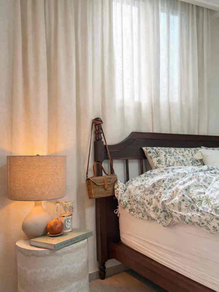 #봄웜인테리어  #시몬스 #시몬스프레임 #안방꾸미기  #고양이가있는집  #봄인테리어 #오늘의우리집   #침실인테리어 #고양이집사 