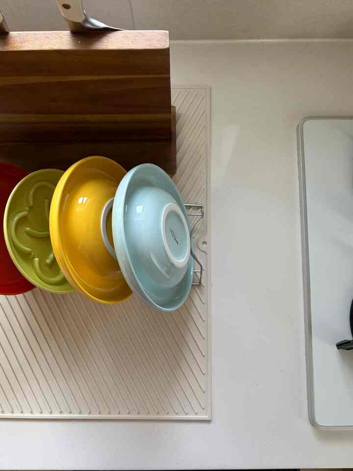 甘いかわいい食器

そしてかわいいウールレンギョウとシャクナゲ💕

最近レーザーで遊ぶ 
反応がとても良いです。

釣り竿の羽ばたくより 
それほど難しくて満足しています🖤


#猫 #コンスープ記録集 #賢明な消費 #猫のアイテム #猫のおもちゃ #レーザーおもちゃ #猫の食器 #食器台 #食器の整理 #食器 #猫のご飯ボウル #ペット #猫のインテリア #ニャンテリア #パットテリア #ペットテリア #ペットテリア #キャット＃猫レーザー＃猫の家＃猫の執事