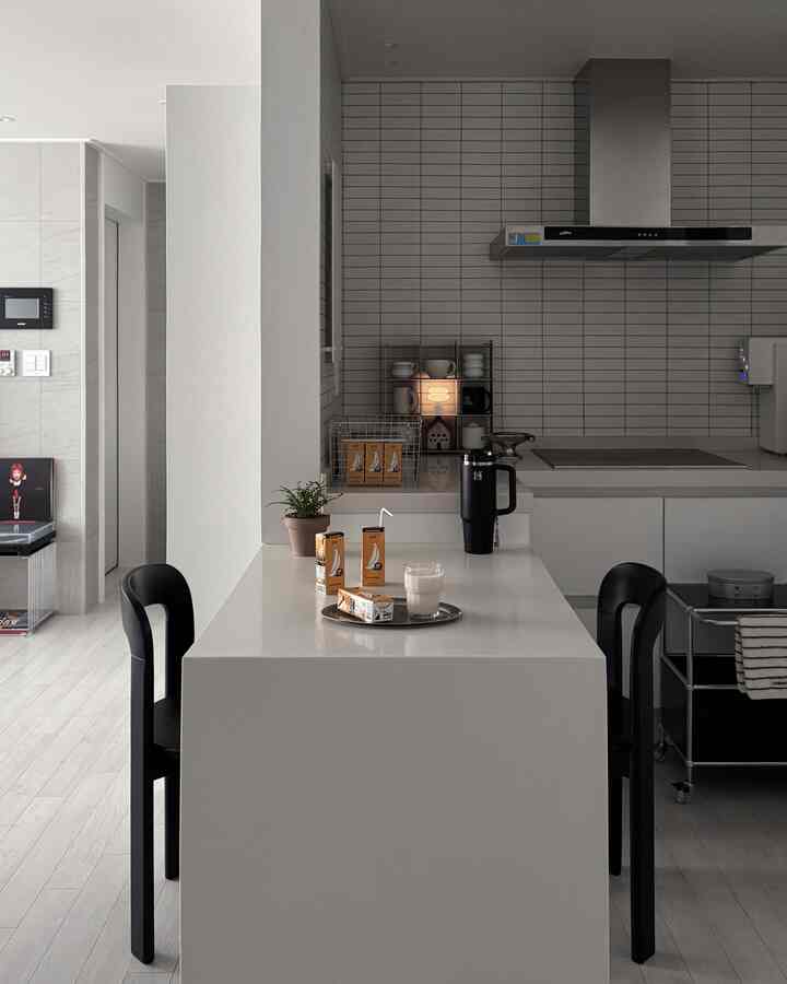 ＃協賛砂糖なしで健康的に楽しむバナナミルク🥛
無糖、無色素、低脂肪ですが
甘い味はそのまま生かした毎日乳業バナナミルク。

「バナナはもともとおいしい」という名前のように
バナナ本来の甘みがしっかり感じられるミルクです。
人為的ではなく自然な甘さなのでとても美味しいです。
最近聞いたバナナミルクの中で断然最高！

一般牛乳に比べて脂肪含有量が1/2レベルに
1パックに78kcalしかないんです。
維持アター、ダイヤターも気軽に飲めます。

190ml x 24パック小包構成で
朝やおやつで手軽に手に入れて食べるのがいいですね🍌
 
＃毎日乳業＃バナナはもともとおいしい＃バナナミルク＃バナナ＃ミルク＃飲み物おすすめ＃朝食＃キッチンインテリア＃キッチンインテリア＃オフアワー＃広告＃毎日ミルク＃ホワイトインテリア＃キッチンタイル＃猫の家のテーブル＃インテリアアクセサリー＃ブランチ＃ホームカフェ＃オーディオテクニカ＃アイルランドダイニングテーブル＃テーブル＃ダイニングテーブル