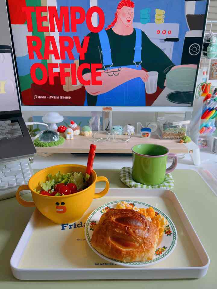 延世EBS水生クリームパンとパンモーニング🌞🥐

CUで購入した延世EBS水生クリームパン
スクランブルエッグ、サラダを添えた朝食🍽️
冷たく凍らせてからエフ焼くと涼しいアイスクリームデザートに変身！

＃コンスープ記録集 