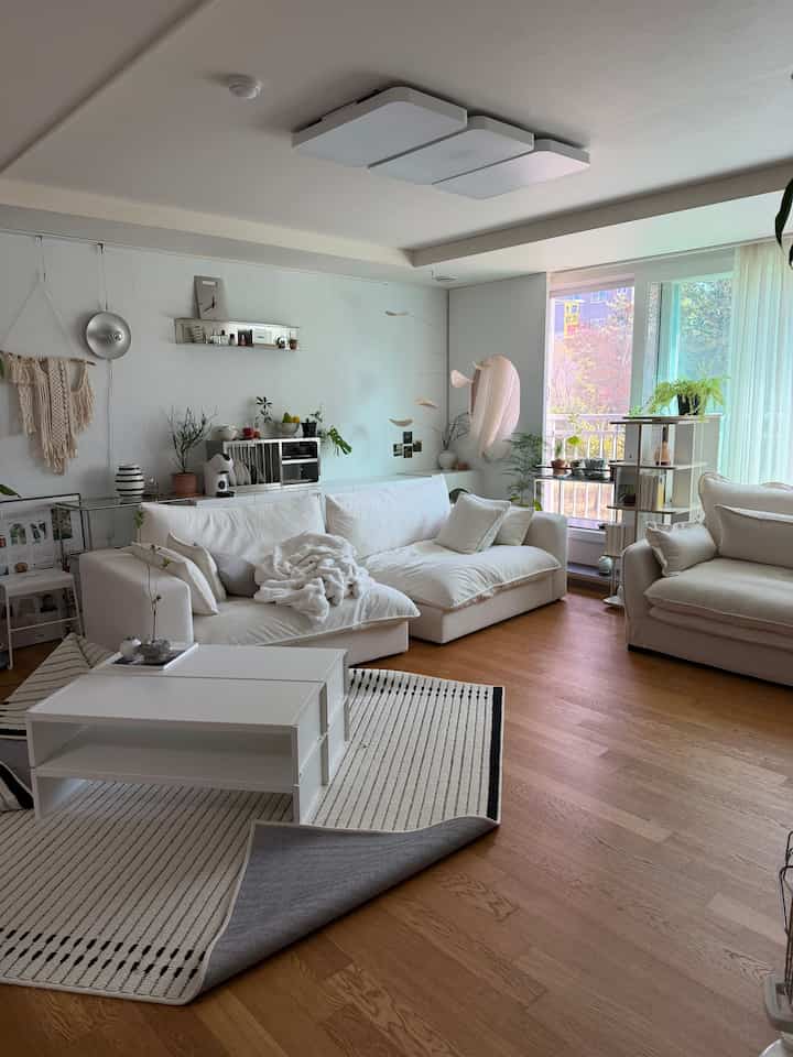 ＃コンスープ記録集＃今日の私たちの家

久しぶりにリビングルームの構造を変更
もう疲れています😅リビングルームに家具がたくさんあり、ミニマリストでした。
昔のリビングルームが懐かしいけど。 。 。テトリスはうまくいって変更する必要があります。 

＃家を飾る＃ホームデコ＃ホームスターグラム＃ホームスタイル
＃リビングルーム＃30フラットインテリア＃リビングルーム＃リビングルーム
#home #homedecor #homestyling #リビング 
＃構造変更＃ホームスターグラム 