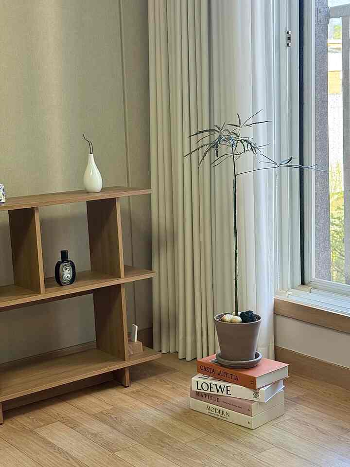 生花か調和
気まぐれな感じが木と調和しています。
見るたびに心が快適になりますね:)

植物がうまく育てられたら、どれだけ良いでしょうか。

＃植物＃植物インテリア＃植物日記＃ウッドインテリア＃ウッド＃生花＃調和＃調和インテリア＃原木＃原木インテリア＃新婚旅行＃新婚旅行のインテリア＃新婚家の装飾＃新婚夫婦＃フィットパール＃フィットネスウェルカム＃チョン・セイン＃チャーターインテリア＃キッチンインテリア＃ベッドルーム＃ベッドルームインテリア小道具 