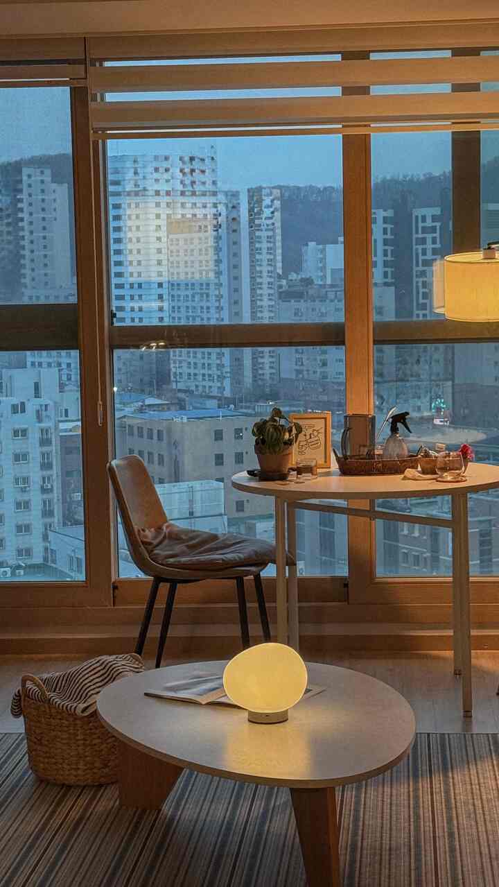 ＃コンスープ記録集＃今日の私たちの家

既存のリビングルームラグを片付け、 
ノミアラグで爽やかに変身した我が家変身ログ🏠

大型ラグでも洗濯機回すことができ、
綿組織が硬くてほこりを吹かない
管理しやすいラグイン編。 👍

#大型ラグ＃無線照明＃石石照明＃ドルリ＃ハンサム家具＃ハンサム