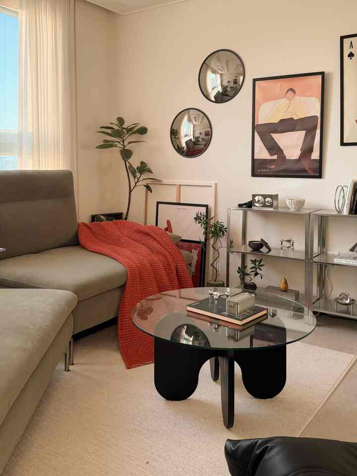 ＃きれいなテム最高のこれはIKEAのベッドスプレッドですが、ベッドに置いてもソファにトゥクトゥンかけてもとても爽やかで美しいです。私のお金の耐酸性のチュチュム🥹🫶🏻

 
＃かわいいサリムテム＃イケア＃棚飾り＃シェルフスタイリング＃リビングスタイル＃リビング飾り＃リビングインテリア＃壁飾り＃壁飾り＃アルネヤコプセン＃アカリ＃照明インテリア＃インテリア照明＃ラグインテリア＃インテリアラグ＃金テリア＃インテリアフレーム＃無線照明＃ワインラック＃フレームインテリア＃インテリアフレーム＃今日シーンカット＃調和インテリア＃インテリア調和＃ホームスタイリング 