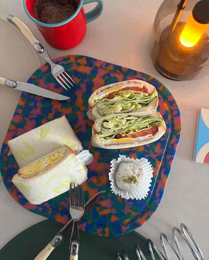 他人はいない希少性のあるユニークなまな板推薦💜

私の目をひきつけたこのまな板なんでしょ☺️
本気まな板で書くにはあまり惜しい。
特別な日のプレートプレートで遜色のないまな板で 
活用度が本当に良いです！
カラー感が独特で食べ物だけ上げても雰囲気がしっかり生き残り、家やホームカフェの感じを出すのにもピッタリです。 
まな板で使ってすぐにプレーティングまで可能なので面倒ではなく、実用性とデザインの両方を手に入れることができるアイテム💜

まずは一般的ではないまな板、プレートのような感じです。
価値があると思います👍

製品名：ブリメイパレットトマミッドナイト

＃コンスープ記録集 

