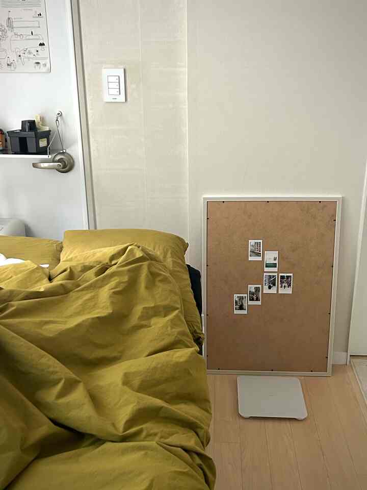 
使わない額縁をひっくり返して感性プラス！  #원룸인테리어 #원룸꾸미기 #좁은집인테리어 #좁은집꾸미기 #자취방 #자취방인테리어 #1인가구 #맞팔 #맞팔환영


