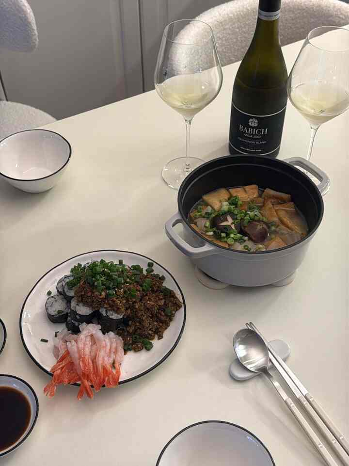 ＃キッチン＃ダイニングテーブル＃夕食＃夕食メニュー＃夕食＃夕食賞＃夕食メニューおすすめ＃ホームジャカヤ＃ワイン＃ワインつまみ＃夕食テーブル＃夕食時間 